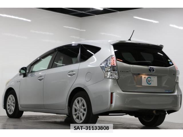 Toyota PRIUS ALPHA 2011-11 7813726-1