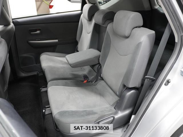 Toyota PRIUS ALPHA 2011-11 7813726-13