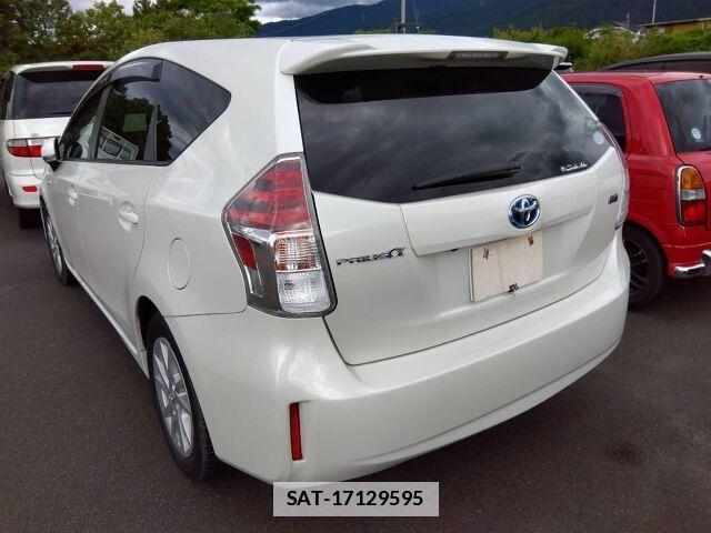 Toyota PRIUS ALPHA 2014-11 7814056-1