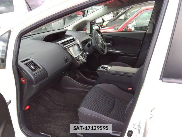 Toyota PRIUS ALPHA 2014-11 7814056-2