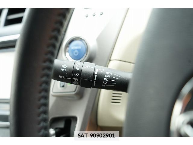Toyota PRIUS ALPHA 2017-02 7815732-19