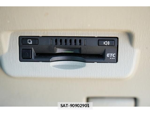 Toyota PRIUS ALPHA 2017-02 7815732-9