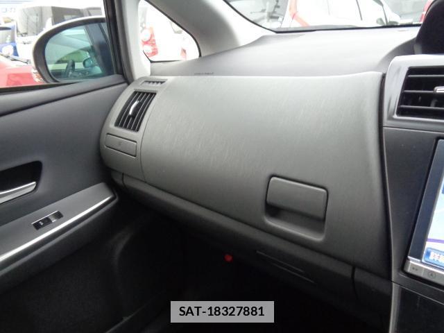 Toyota PRIUS ALPHA 2014-01 7817127-15