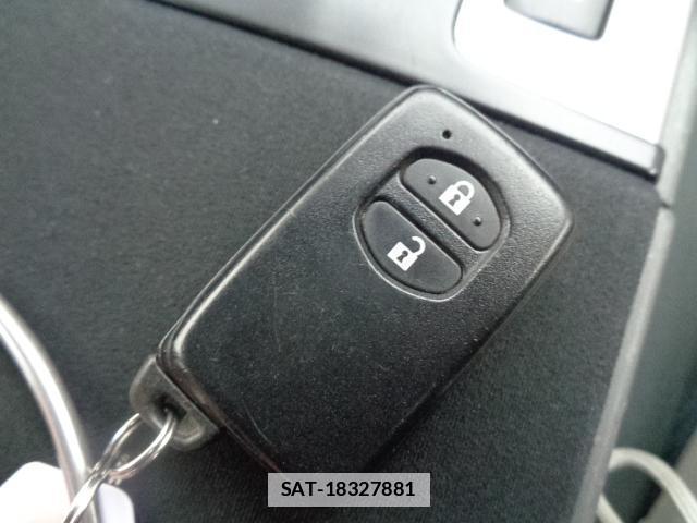Toyota PRIUS ALPHA 2014-01 7817127-9