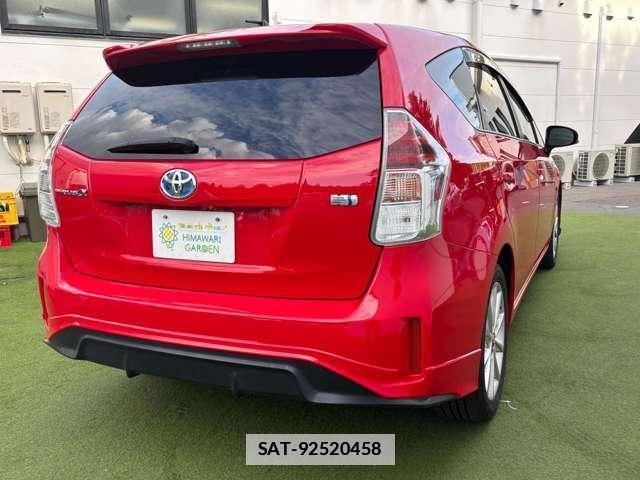 Toyota PRIUS ALPHA 2015-01 7819868-1