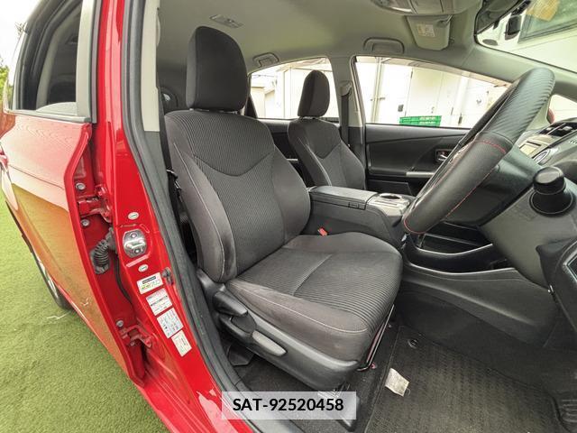 Toyota PRIUS ALPHA 2015-01 7819868-12