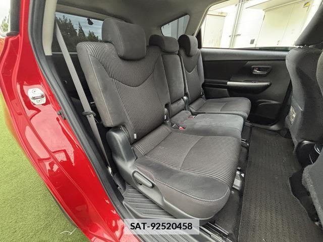 Toyota PRIUS ALPHA 2015-01 7819868-13