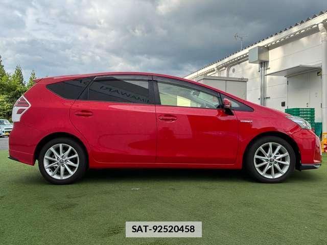 Toyota PRIUS ALPHA 2015-01 7819868-18