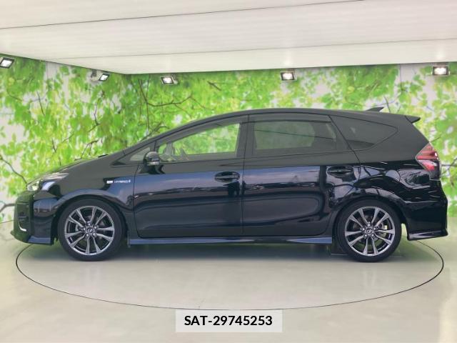 Toyota PRIUS ALPHA 2015-08 7821262-1