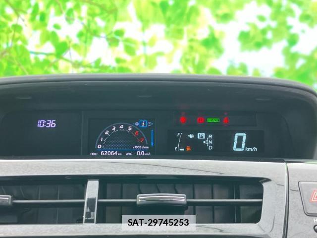 Toyota PRIUS ALPHA 2015-08 7821262-12