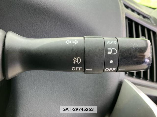 Toyota PRIUS ALPHA 2015-08 7821262-14