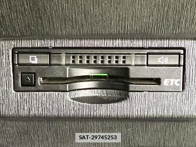Toyota PRIUS ALPHA 2015-08 7821262-17