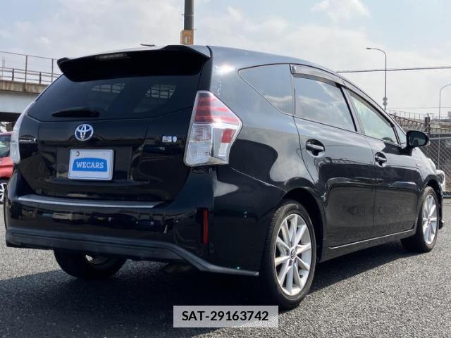 Toyota PRIUS ALPHA 2016-04 7821578-2