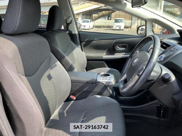 Toyota PRIUS ALPHA 2016-04 7821578-3