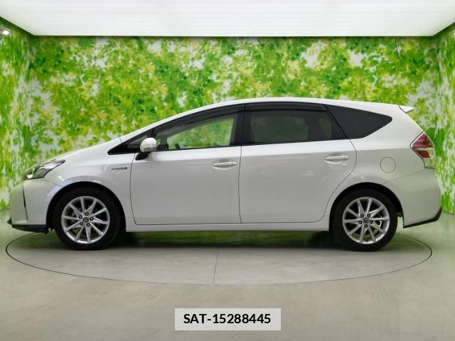 Toyota PRIUS ALPHA 2014-12 7821641-1