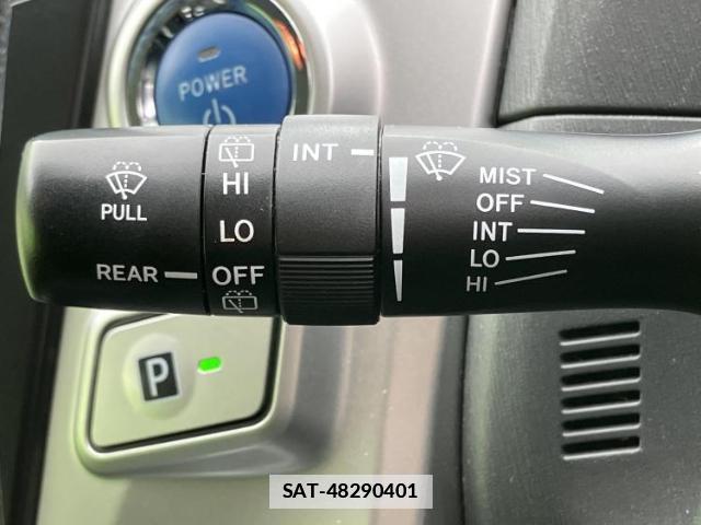 Toyota PRIUS ALPHA 2013-05 7821957-17