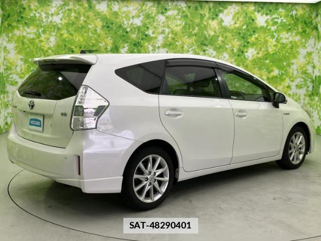 Toyota PRIUS ALPHA 2013-05 7821957-2