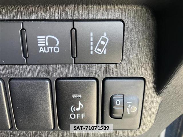 Toyota PRIUS ALPHA 2018-10 7822077-10