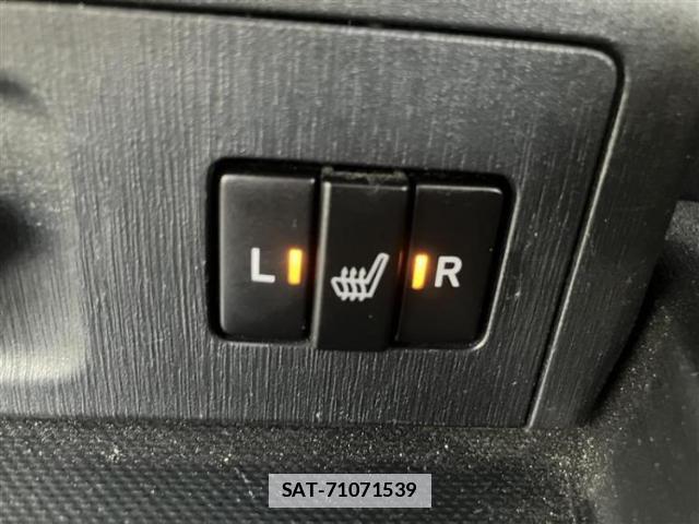 Toyota PRIUS ALPHA 2018-10 7822077-12