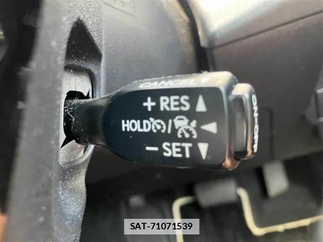 Toyota PRIUS ALPHA 2018-10 7822077-14