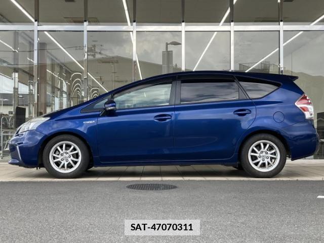 Toyota PRIUS ALPHA 2013-06 7822115-1
