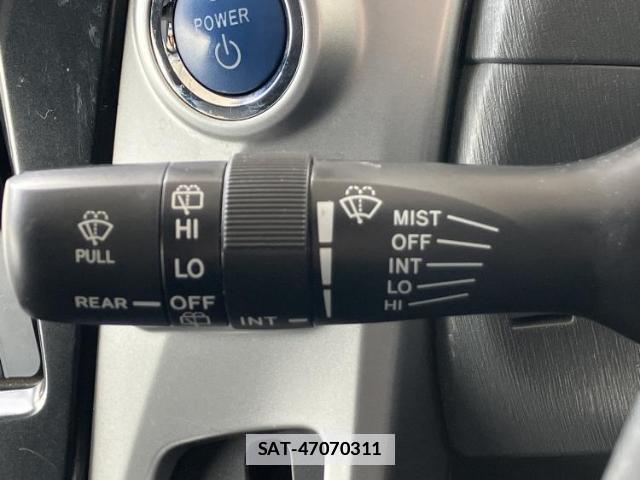 Toyota PRIUS ALPHA 2013-06 7822115-14