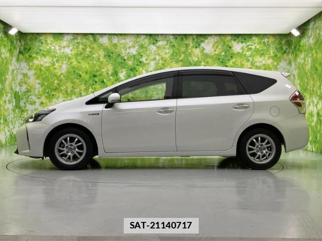 Toyota PRIUS ALPHA 2017-10 7822208-1