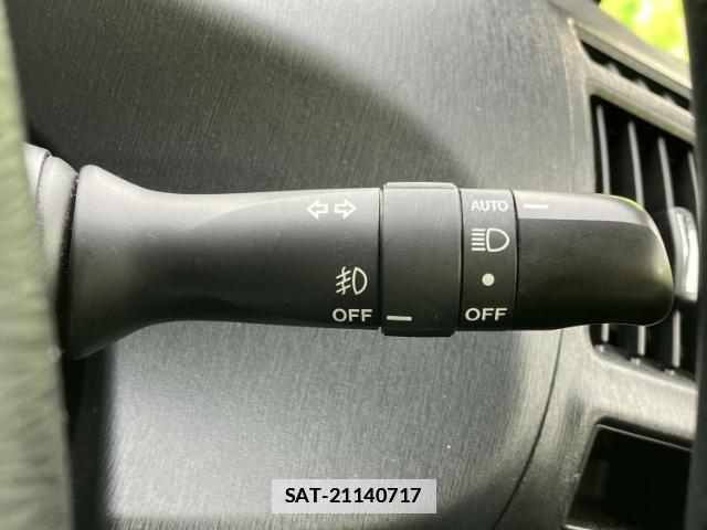 Toyota PRIUS ALPHA 2017-10 7822208-16