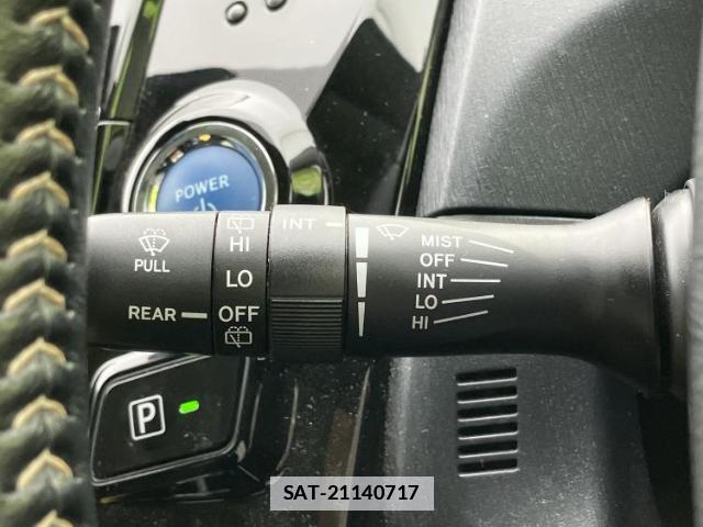 Toyota PRIUS ALPHA 2017-10 7822208-17