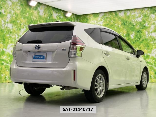 Toyota PRIUS ALPHA 2017-10 7822208-2