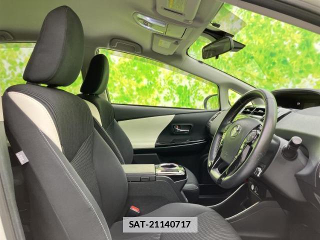 Toyota PRIUS ALPHA 2017-10 7822208-3