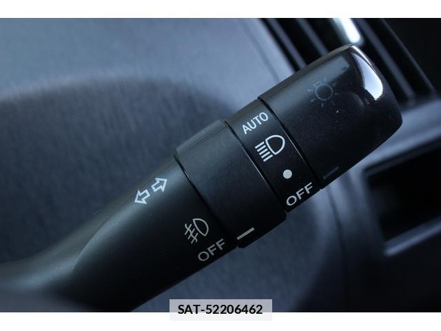 Toyota PRIUS ALPHA 2015-11 7822873-17