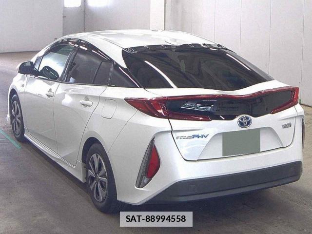 Toyota PRIUS PHV 2017-10 7811723-1