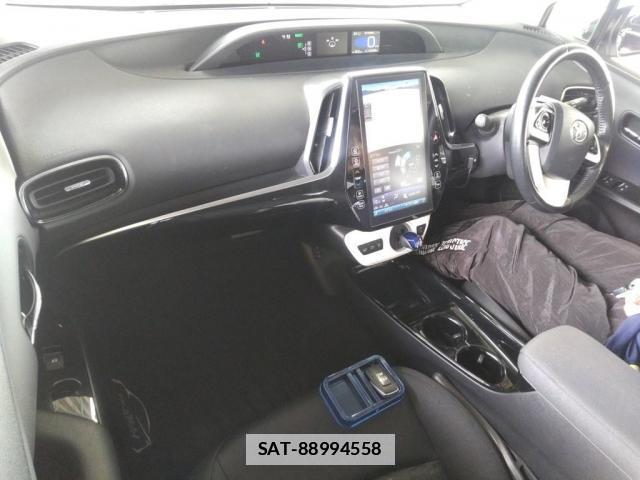 Toyota PRIUS PHV 2017-10 7811723-2