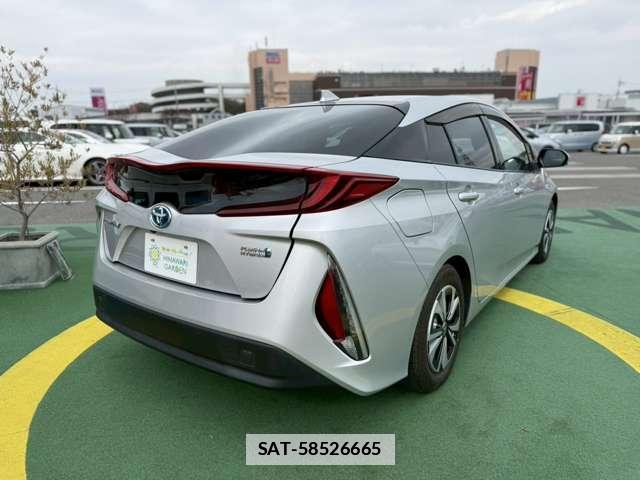 Toyota PRIUS PHV 2019-01 7812695-16