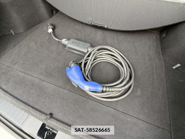 Toyota PRIUS PHV 2019-01 7812695-18