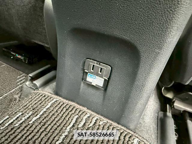 Toyota PRIUS PHV 2019-01 7812695-19