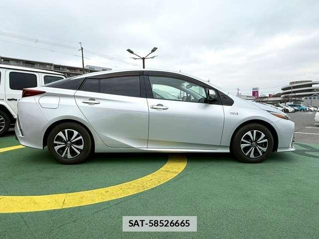 Toyota PRIUS PHV 2019-01 7812695-2