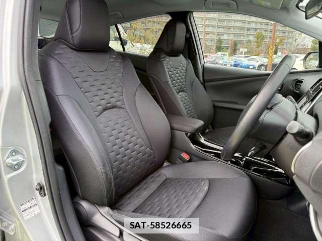 Toyota PRIUS PHV 2019-01 7812695-5