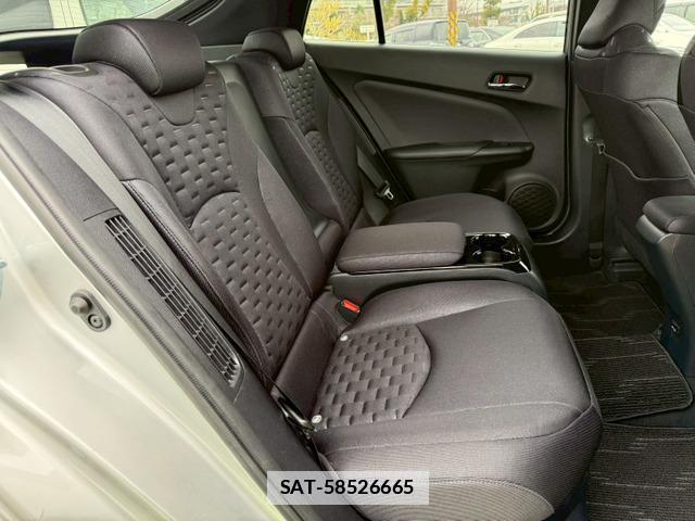 Toyota PRIUS PHV 2019-01 7812695-6