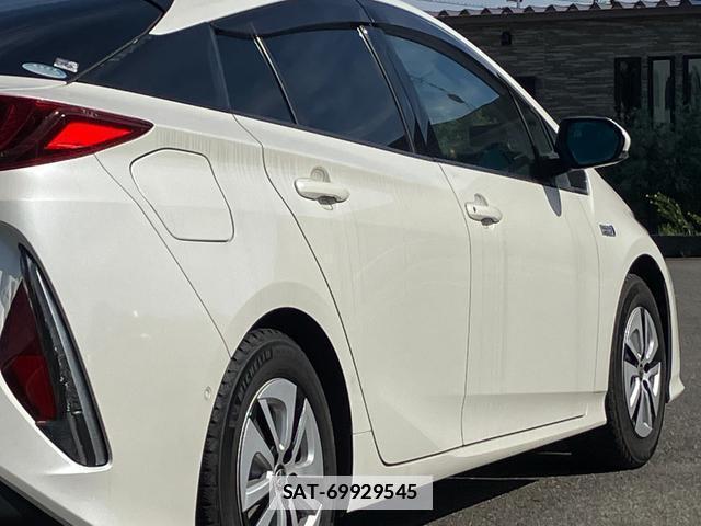 Toyota PRIUS PHV 2018-11 7812885-11