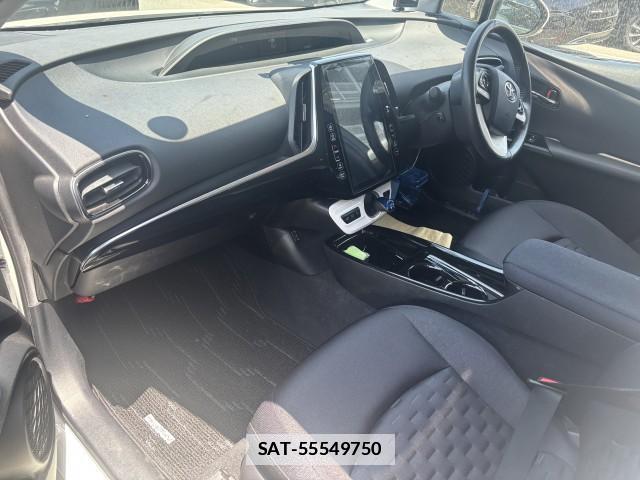 Toyota PRIUS PHV 2017-10 7813440-2