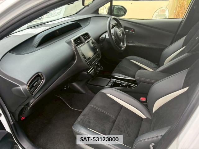 Toyota PRIUS PHV 2022-05 7813586-10