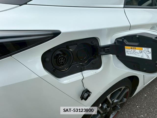 Toyota PRIUS PHV 2022-05 7813586-11