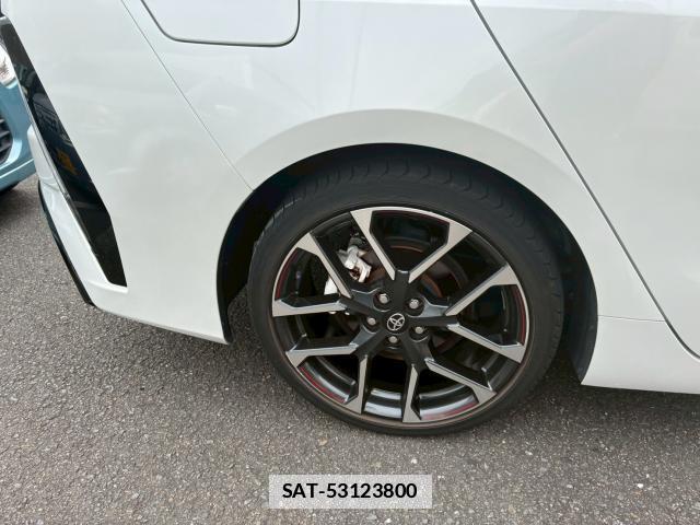 Toyota PRIUS PHV 2022-05 7813586-17