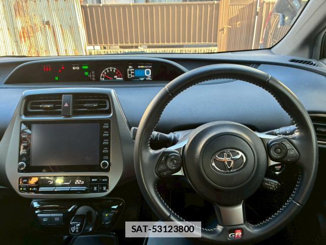 Toyota PRIUS PHV 2022-05 7813586-2