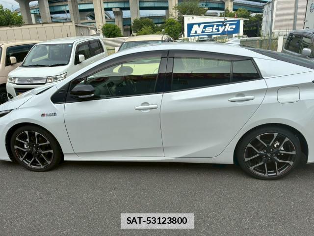 Toyota PRIUS PHV 2022-05 7813586-3