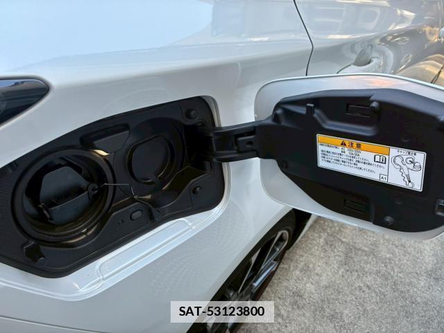 Toyota PRIUS PHV 2022-05 7813586-8