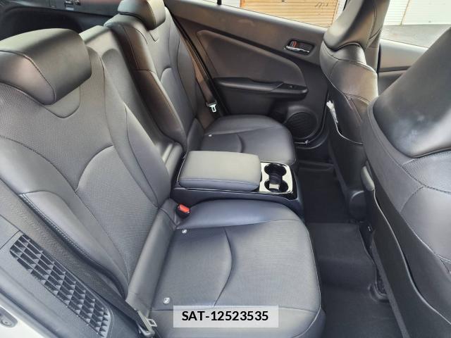 Toyota PRIUS PHV 2018-02 7813924-12