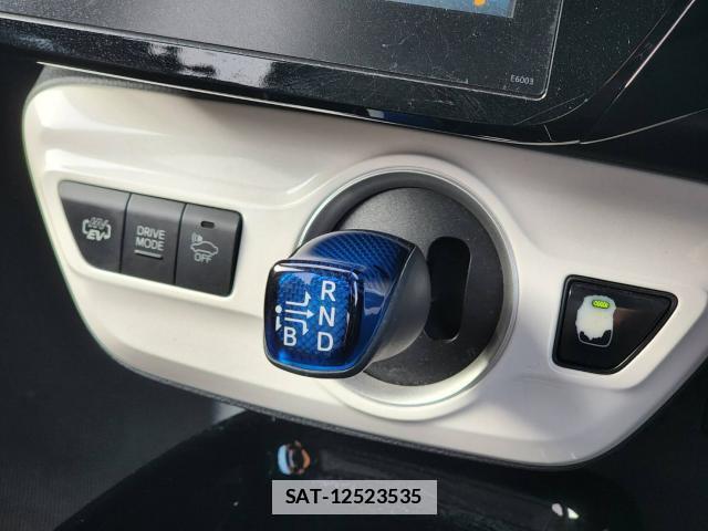 Toyota PRIUS PHV 2018-02 7813924-15